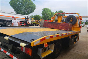 头屯河附近拖车电话号码服务