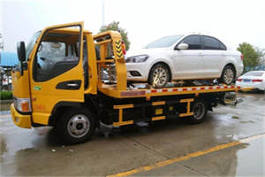 头屯河附近拖车救援24小时服务热线